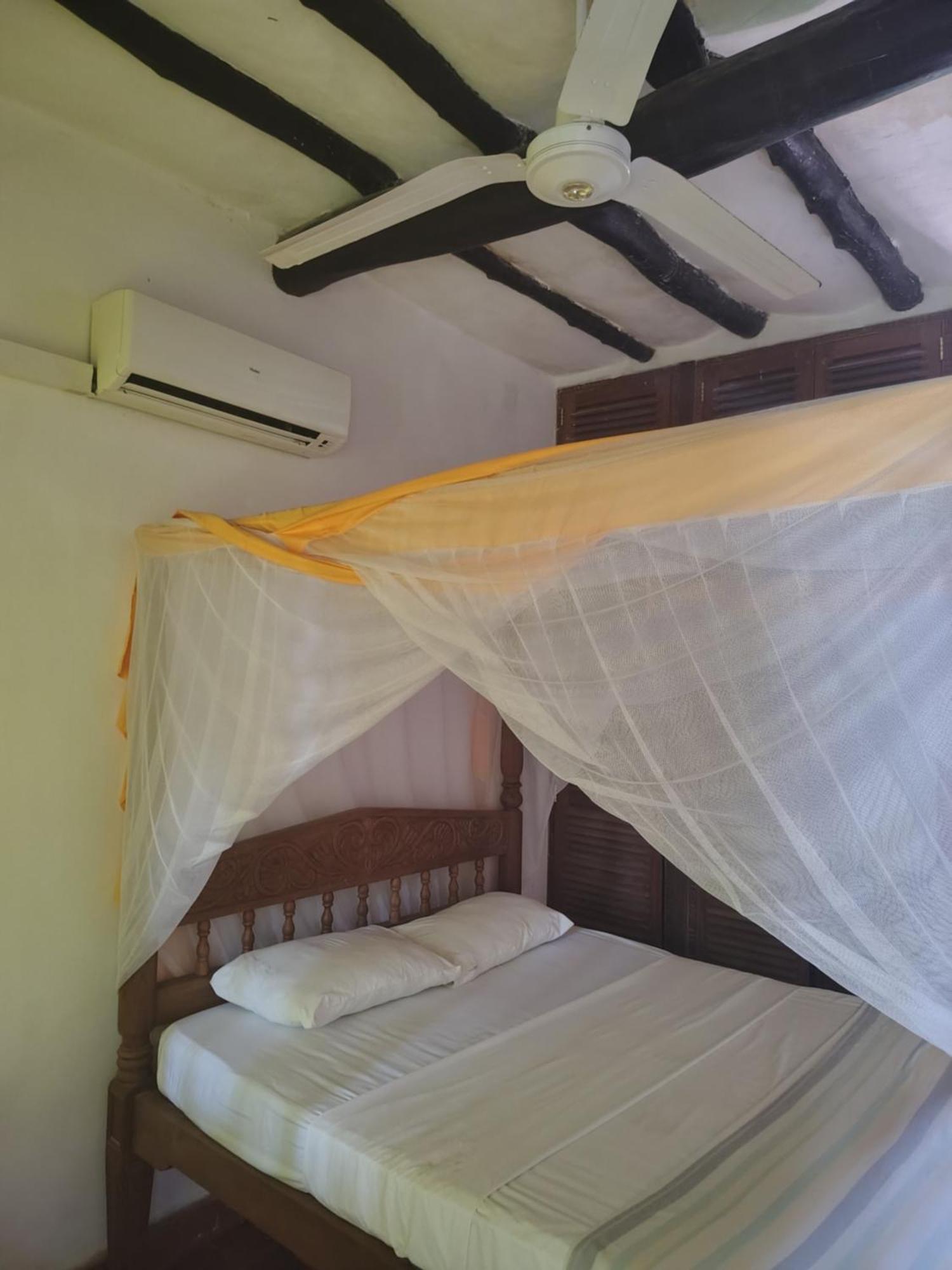 Mangro Hotel Диани Бийч Екстериор снимка