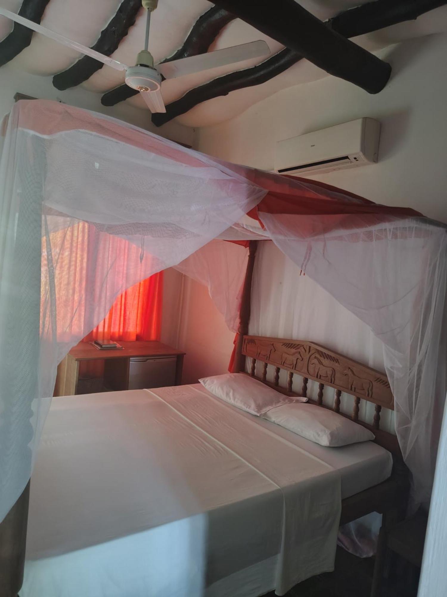 Mangro Hotel Диани Бийч Екстериор снимка