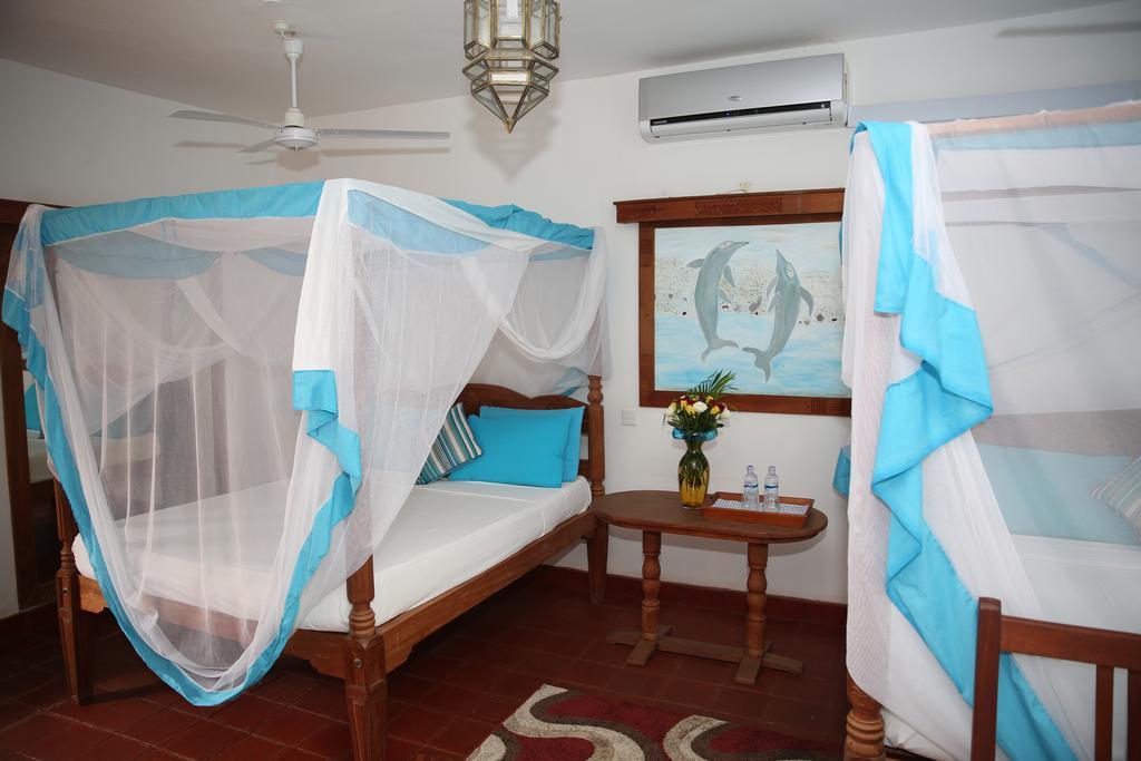Mangro Hotel Диани Бийч Екстериор снимка